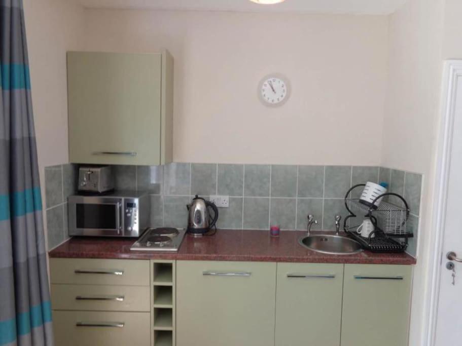 Whitecross 2 Apartment